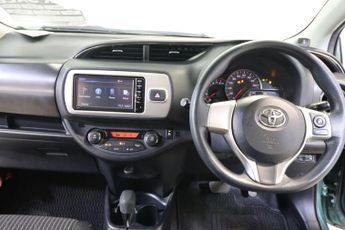Toyota Yaris 1.33 Dual VVT-i Excel Hatchback 5dr Petrol Multidrive S Euro 5 E