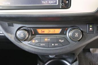 Toyota Yaris 1.33 Dual VVT-i Excel Hatchback 5dr Petrol Multidrive S Euro 5 E