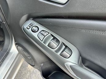 Nissan Juke 1.0 DIG-T N-Connecta DCT Auto Euro 6 (s/s) 5dr