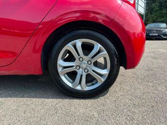 Peugeot 208 1.2 VTi PureTech Allure Euro 5 5dr