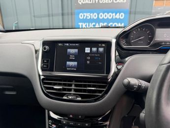 Peugeot 208 1.2 VTi PureTech Allure Euro 5 5dr