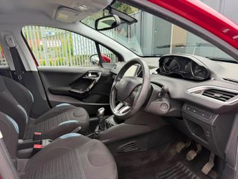 Peugeot 208 1.2 VTi PureTech Allure Euro 5 5dr