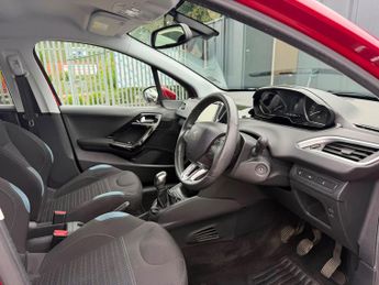 Peugeot 208 1.2 VTi PureTech Allure Euro 5 5dr
