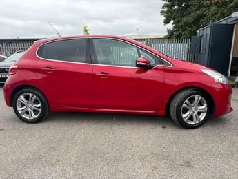 Peugeot 208 1.2 VTi PureTech Allure Euro 5 5dr