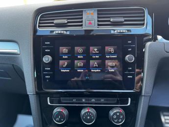 Volkswagen Golf 2.0 TDI R-Line DSG Euro 6 (s/s) 5dr