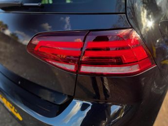Volkswagen Golf 2.0 TDI R-Line DSG Euro 6 (s/s) 5dr