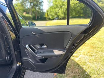 Mercedes-Benz A Class 1.3 A180 Sport (Executive) 7G-DCT Euro 6 (s/s) 5dr
