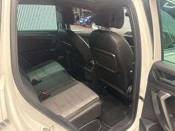 Volkswagen Tiguan 2.0 TDI R-Line DSG 4Motion Euro 6 (s/s) 5dr