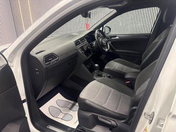 Volkswagen Tiguan 2.0 TDI R-Line DSG 4Motion Euro 6 (s/s) 5dr