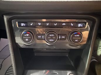 Volkswagen Tiguan 2.0 TDI R-Line DSG 4Motion Euro 6 (s/s) 5dr