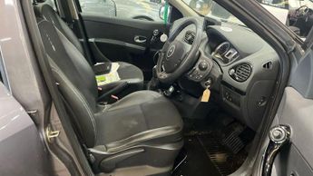 Renault Clio 1.2 TCe Dynamique TomTom Sport Tourer 5dr Petrol Manual Euro 5 (
