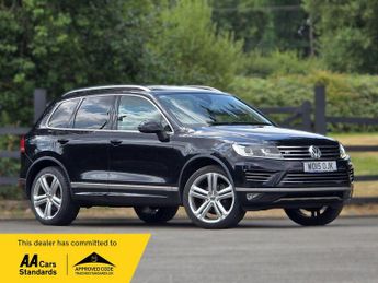 Volkswagen Touareg 3.0 TDI V6 BlueMotion Tech R-Line SUV 5dr Diesel Tiptronic 4WD E