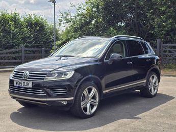 Volkswagen Touareg 3.0 TDI V6 BlueMotion Tech R-Line SUV 5dr Diesel Tiptronic 4WD E