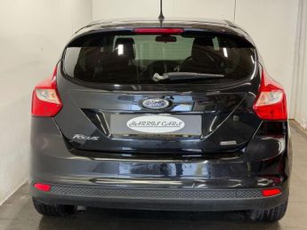 FORD FOCUS 1.6 Titanium Navigator Hatchback 5dr Petrol Powershift Euro 5 (1