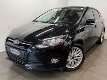FORD FOCUS 1.6 Titanium Navigator Hatchback 5dr Petrol Powershift Euro 5 (1