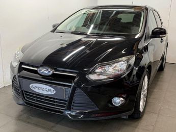 FORD FOCUS 1.6 Titanium Navigator Hatchback 5dr Petrol Powershift Euro 5 (1