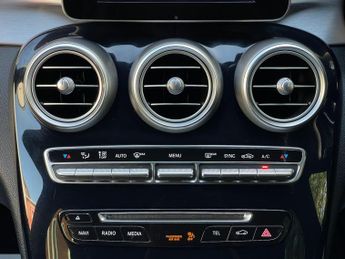 Mercedes-Benz C Class 2.1 C220d AMG Line (Premium) 7G-Tronic+ Euro 6 (s/s) 4dr