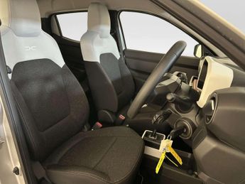 Dacia Spring 65 26.8kWh Expression Hatchback 5dr Electric Auto (65 ps)