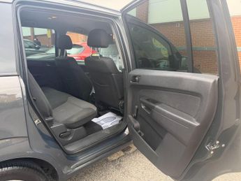 Vauxhall Zafira 1.8 16V Exclusiv MPV 5dr Petrol Manual Euro 5 (120 ps)