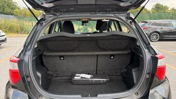 Toyota Yaris 1.5 VVT-h Icon Tech E-CVT Euro 6 (s/s) 5dr