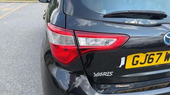 Toyota Yaris 1.5 VVT-h Icon Tech E-CVT Euro 6 (s/s) 5dr