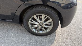 Toyota Yaris 1.5 VVT-h Icon Tech E-CVT Euro 6 (s/s) 5dr