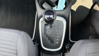 Toyota Yaris 1.5 VVT-h Icon Tech E-CVT Euro 6 (s/s) 5dr