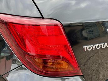 Toyota Yaris 1.5 VVT-h Icon E-CVT Euro 6 5dr