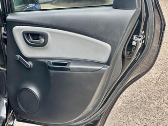Toyota Yaris 1.5 VVT-h Icon E-CVT Euro 6 5dr