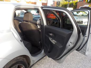 Toyota Urban Cruiser 1.33 Dual VVT-i Euro 4 (s/s) 5dr