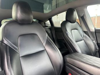 Tesla Model Y (Dual Motor) Long Range Auto 4WDE 5dr