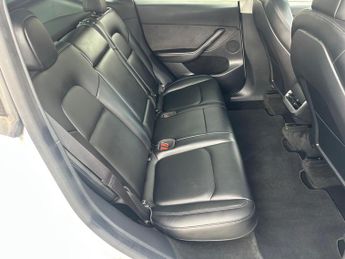 Tesla Model Y (Dual Motor) Long Range Auto 4WDE 5dr