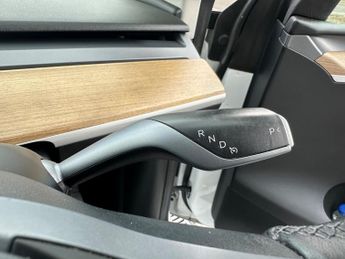 Tesla Model Y (Dual Motor) Long Range Auto 4WDE 5dr