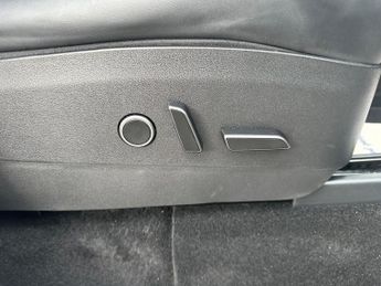 Tesla Model Y (Dual Motor) Long Range Auto 4WDE 5dr
