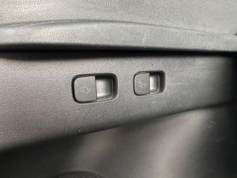 Tesla Model Y (Dual Motor) Long Range Auto 4WDE 5dr