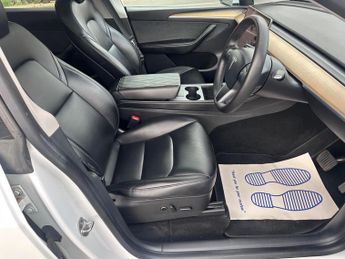 Tesla Model Y (Dual Motor) Long Range Auto 4WDE 5dr