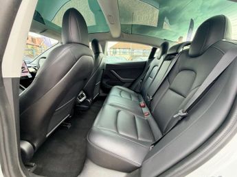 Tesla Model 3 Standard Range Plus Auto RWD 4dr
