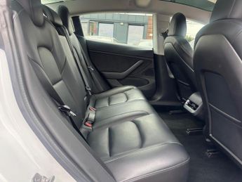 Tesla Model 3 Standard Range Plus Auto RWD 4dr