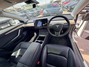 Tesla Model 3 Standard Range Plus Auto RWD 4dr