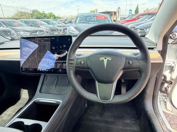 Tesla Model 3 Standard Range Plus Auto RWD 4dr