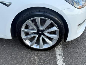 Tesla Model 3 (Dual Motor) Long Range Auto 4WDE 4dr