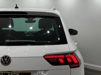 Volkswagen Tiguan 2.0 TDI SE Navigation DSG Euro 6 (s/s) 5dr