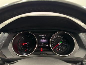 Volkswagen Tiguan 2.0 TDI SE Navigation DSG Euro 6 (s/s) 5dr