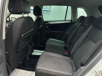 Volkswagen Tiguan 2.0 TDI SE Navigation DSG Euro 6 (s/s) 5dr