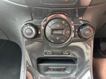 Ford Fiesta 1.0T EcoBoost Titanium X Euro 5 (s/s) 5dr