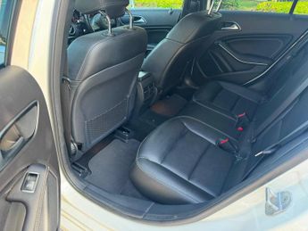 Mercedes-Benz A Class 2.1 A200d Sport (Premium) 7G-DCT Euro 6 (s/s) 5dr