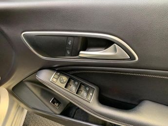 Mercedes-Benz CLA 2.1 CLA220d Sport Coupe 7G-DCT Euro 6 (s/s) 4dr