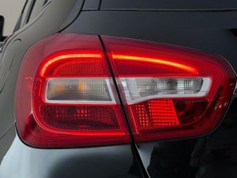 Mercedes-Benz GLA 1.6 GLA200 AMG Line 7G-DCT Euro 6 (s/s) 5dr