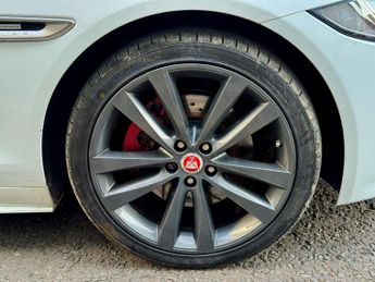 Jaguar XE 2.0d R-Sport Auto AWD Euro 6 (s/s) 4dr
