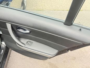 BMW 3 Series 3.0 325i SE Auto Euro 4 4dr